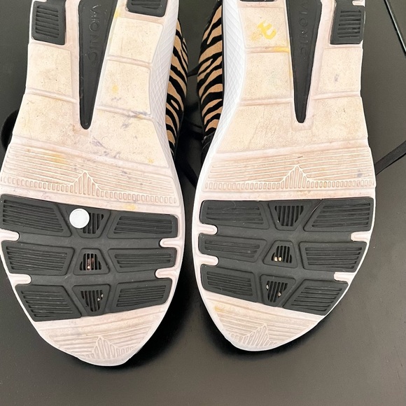 Vionic Black and Tan Sneakers with Athletic Silhouette - Picture 8 of 8